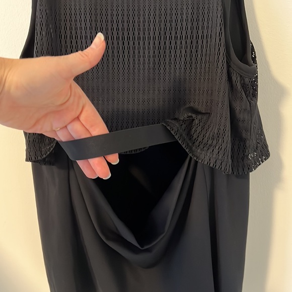 Fabletics tank with built in bra - Picture 3 of 3